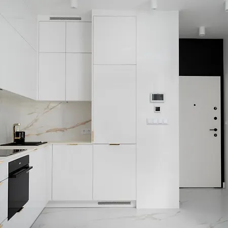 - Great Location- Luxury One Bedroom - Grzybowska 37 Warsaw