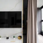 아파트 Urban - Great Location - Center - Grzybowska 37 바르샤바